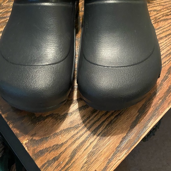 Crocs - Picture 6 of 9